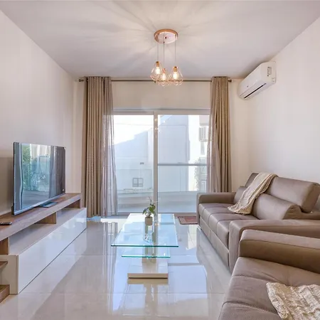 Apartment Beautiful 3br Homes With Comfy Beds, Wifi & Ac By 360 Estates Naxxar