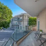 Beautiful 3br Homes With Comfy Beds, Wifi & Ac By 360 Estates Lägenhet
