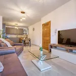 Beautiful 3br Homes With Comfy Beds, Wifi & Ac By 360 Estates