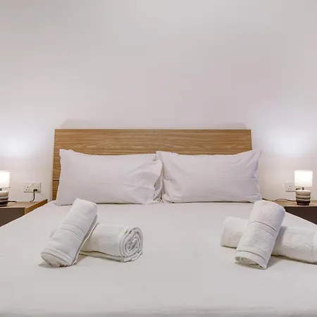 Lejlighed Beautiful 3br Homes With Comfy Beds, Wifi & Ac By 360 Estates Naxxar