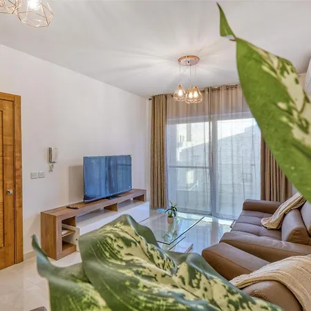 Beautiful 3br Homes With Comfy Beds, Wifi & Ac By 360 Estates Lägenhet Naxxar