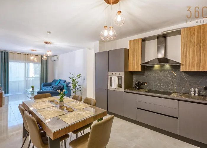 Beautiful 3br Homes With Comfy Beds, Wifi & Ac By 360 Estates Apartament